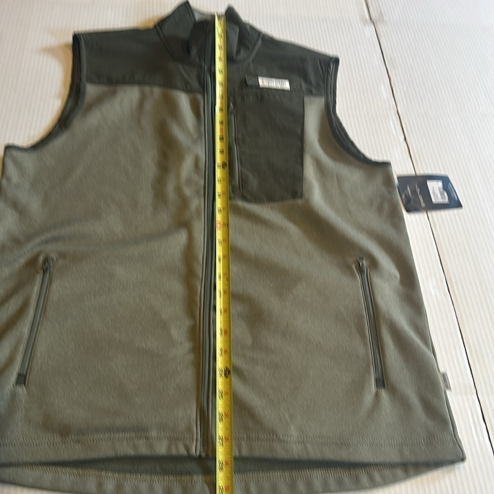 NWT Magellan Outdoors moisture wicking classic fish green vest 3 zipper pockets - Picture 3 of 10